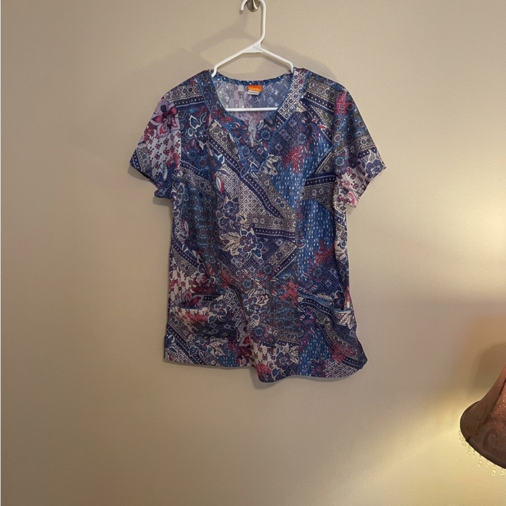 Elan Multicolor Patchwork Srub Top